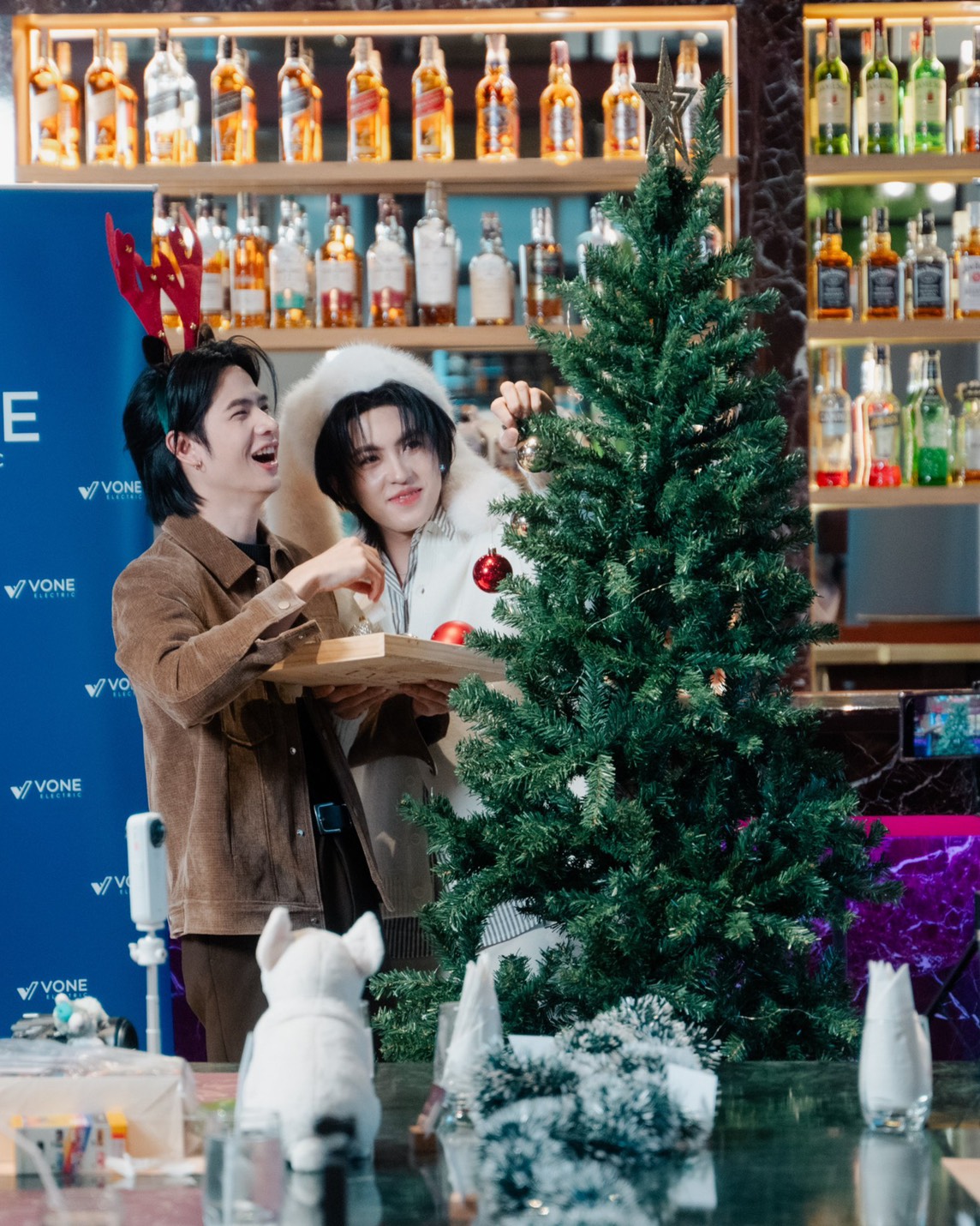 Events DAiPLUSxVONE VONEderful Christmas Date 🎄💫 Exclusive Dinner with Latte & Kim